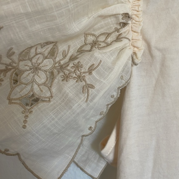 Anthropologie Cream Flutter embroidered Sleeve Blouse - Picture 4 of 8